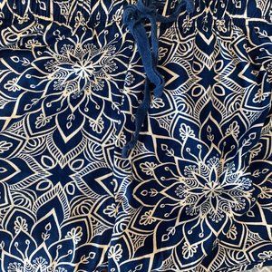 Shorts - Geometric Pattern - Blue and White - Soft (Small)